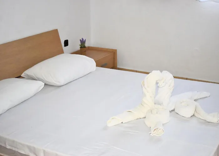 Daire Deos Thassos *